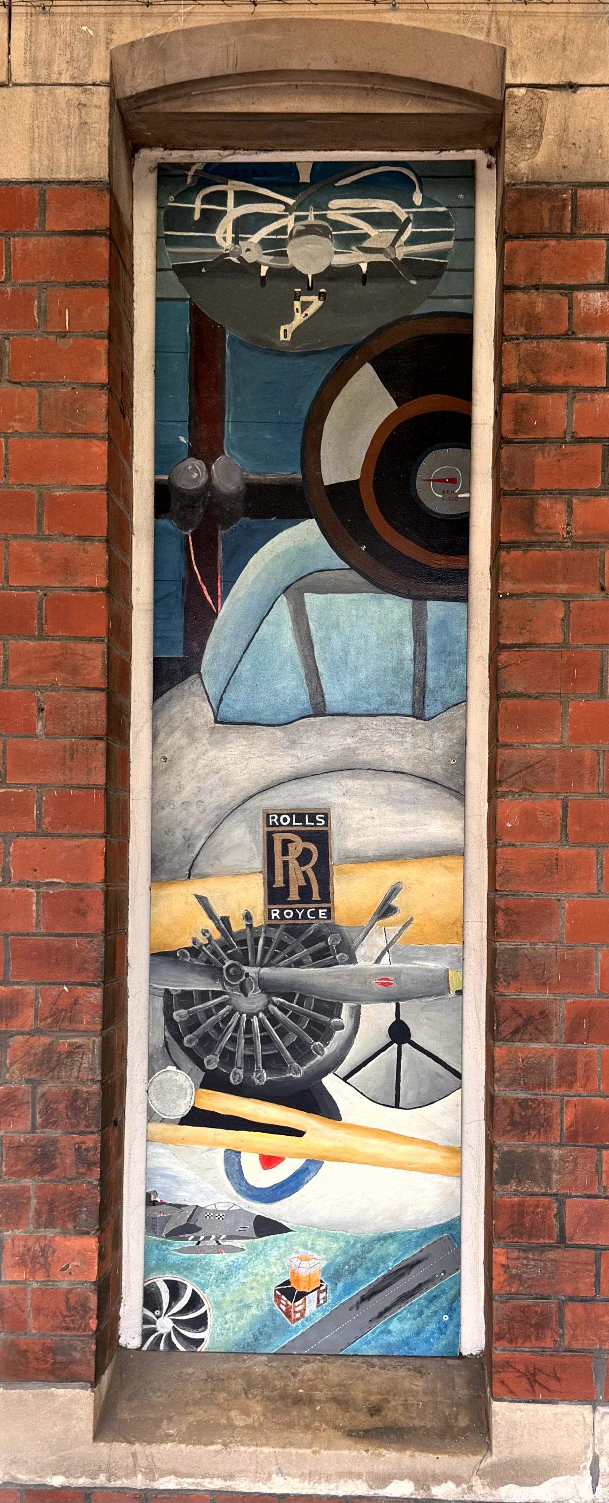 RR painting at Gloucester Railway Station
